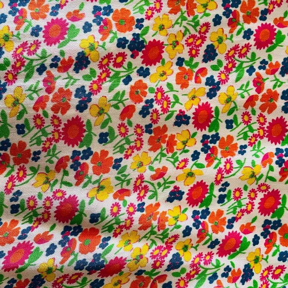 Lucy short sleeved satin shirt in ditsy floral print - Picture 4 of 6